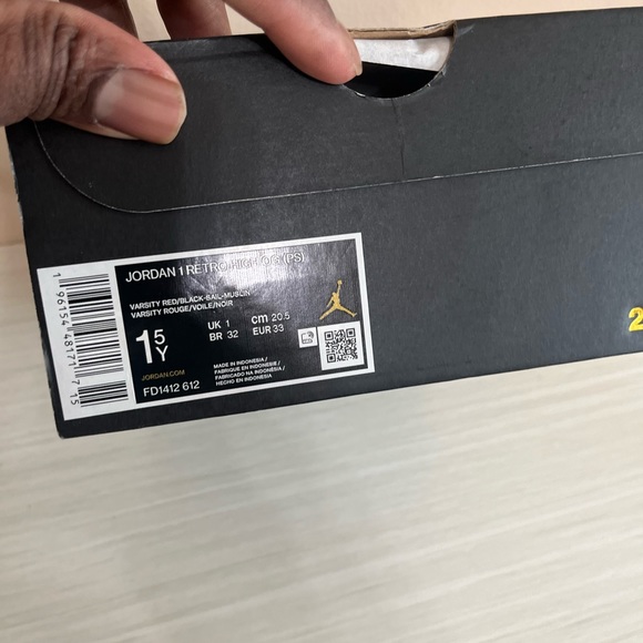 Kids size 1.5 y Jordan 1 lost & found reimagined 1s - Picture 2 of 4